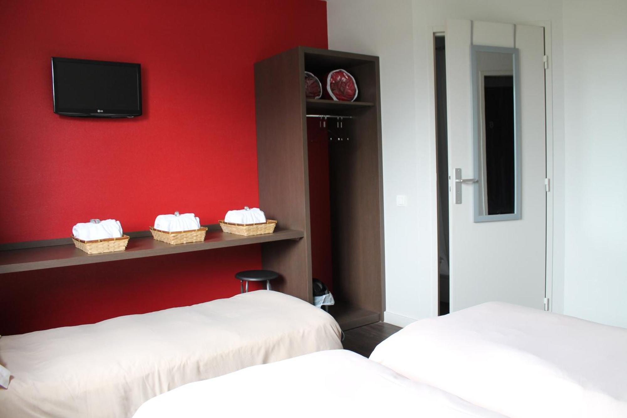 La Hourquie Cafe Hotel Morlaas Quarto foto