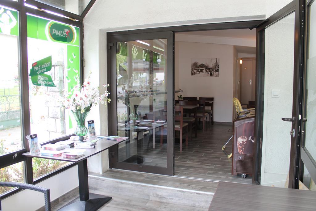 La Hourquie Cafe Hotel Morlaas Exterior foto