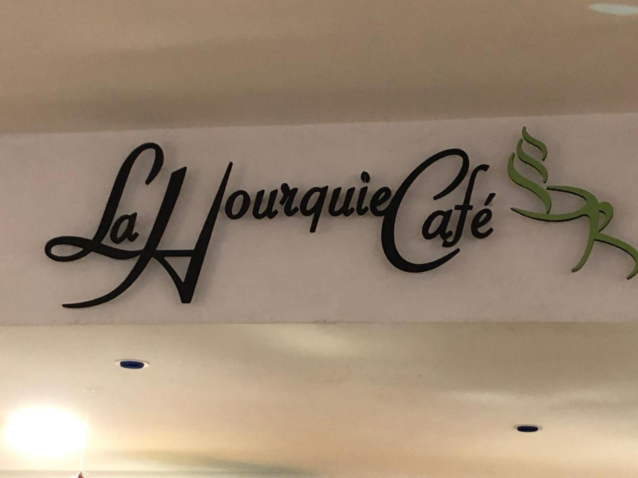 La Hourquie Cafe Hotel Morlaas Exterior foto
